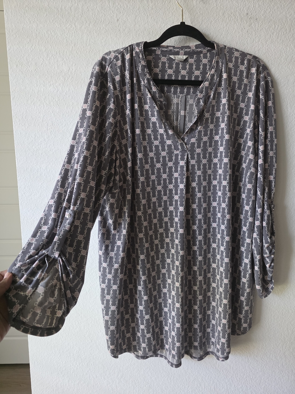 Cato Gray and Light Pink Printed V-Neck Blouse